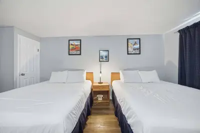 Image de Eastern Inn Cedar Summit Condo for 4