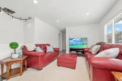 Image de Spacious 5-bedroom house in soothing Minneapolis with Ac