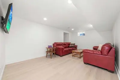 Image de Spacious 5-bedroom house in welcoming Minneapolis with Ac