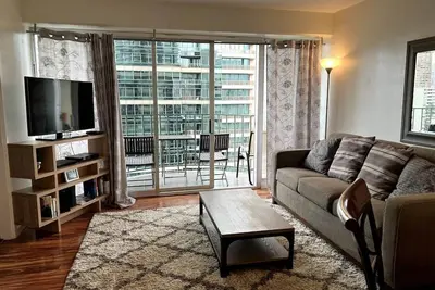 Image de 2 bedroom Waikiki condo/Free parking /4beds