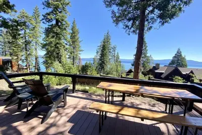 Image de Cozy Pine Lakeview Cabin in Tahoma