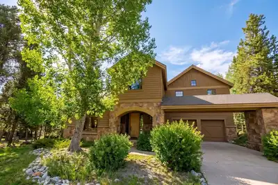 Image de Riverside 5br Home: Scenic Serenity & Trail Bliss
