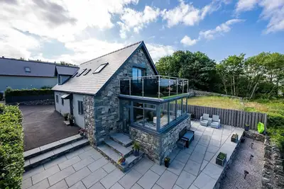 Image de Modern Four Bedroom Property with Sea Views | Tan-Y-Foel