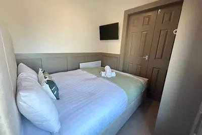 Image de First Floor-Famille-Appartement-Salle de bain privée