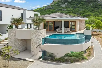Image de New | 4br Villa with 2 Pools at Blue Bay
