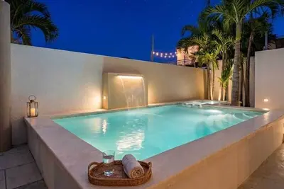 Image de Spacious residence with large rooms and a private Pool near the beach!