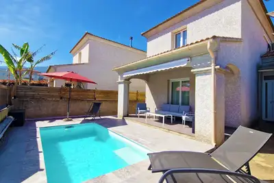 Image de Maison confortable avec piscine privée, terrasses, climatisation & Wi-Fi