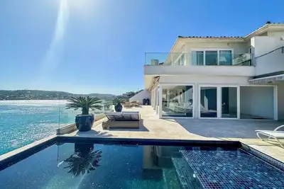 Image de Luxury Oceanfront Villa • Ferradura, Búzios • Infinity Pool