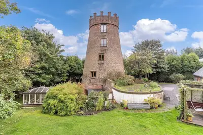 Image de Hadley Park Windmill, pet friendly, with a garden in Telford