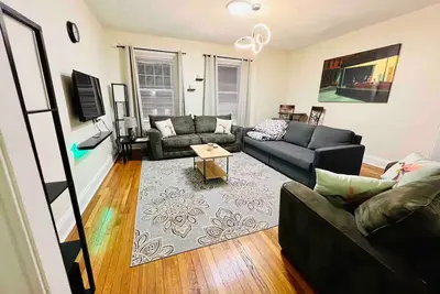 Image de 2 Free parking spots- In unit washer/dryer