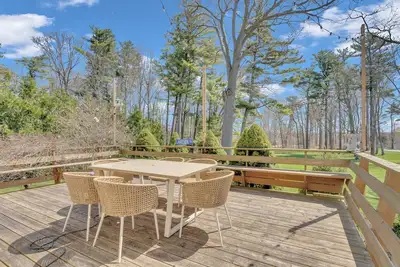 Image de The Riverhouse at Ausable • 2. 5 Acres • Sleeps 14 • Near Beach