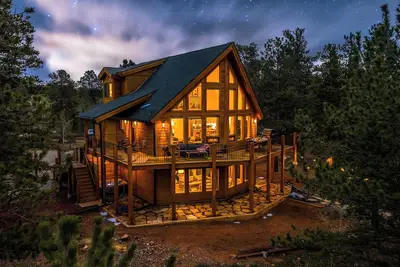 Image de Luxury A-Frame | Hot Tub | Salt Room | Mountain Views | 50 Min Red Rocks | 3br