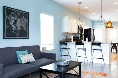 Image de Clean & Serene House | Easy Interstate Access