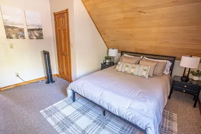 Image de Elevated Cabin Escape + Mountain Views, Game Room, Sleeps 8