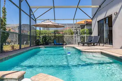 Image de Fabulous 6 bedroom, Disney house with private pool & spa!