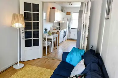 Image de Peaceful stay close to nature and city