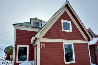 Image de Gold Rush Era Victorian · 3br · National Register
