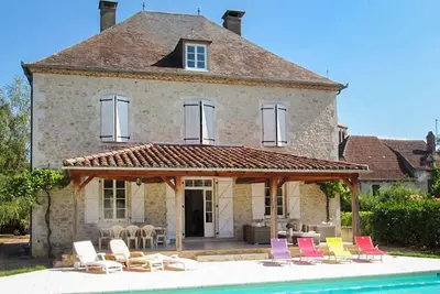 Image de Gorgeous home in Tauriac