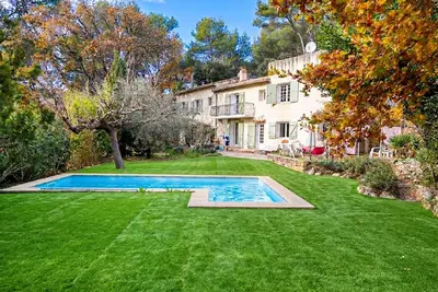 Image de Maison avec piscine privée