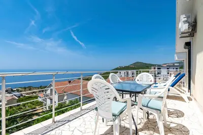 Image de Amazing apartment in Kotor with house sea view