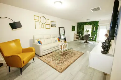 Image de Modern Luxe 3br - 15 Min to Uptown