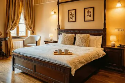 Image de Modern Luxury Suite with Panoramic City Views