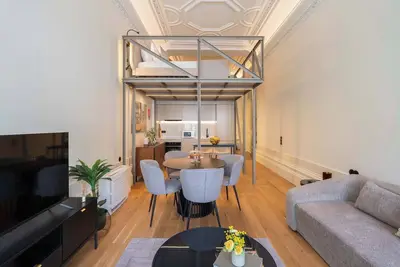 Image de Luxe Open Space by HostWise