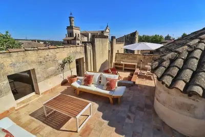 Image de Uzes Place aux Herbes-Le Belvedere-appartement d’exception Rooftop climatisation