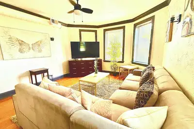 Image de Upscale 1br -Near Midway Airport - Free Parking & Fast Cta Access