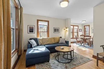 Image de Walkable Longfellow Home Near Lake Street