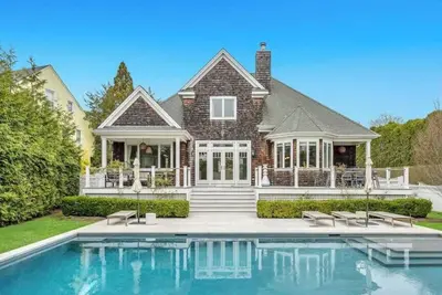 Image de Exquisite Shinnecock Hills Classic, Private Yard featuring Heated Pool, . . .