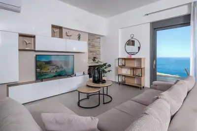 Image de Rock Of Angel Villa 4 bds 3 ba with stuning Sea view!