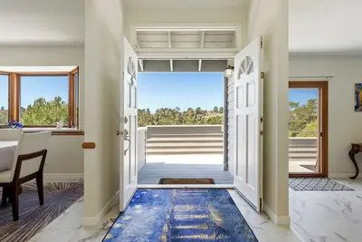 Image de Walk to Town, Ev, Pets by Templeton Vaca Rentals