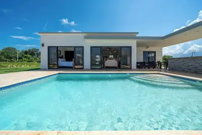 Image de Sun-Filled Villa • Sunlit Pool • Just Finished