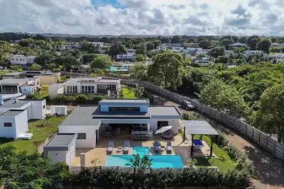Image de 3br · Jacuzzi, Pool Table & Bar · Casa Linda