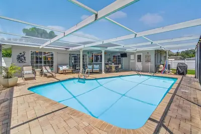 Image de Home Away from Home w Pool