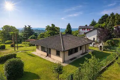 Image de Charming Villa 4 Br, mit Garten & Jacuzzi - ideal für Familien und Gruppen