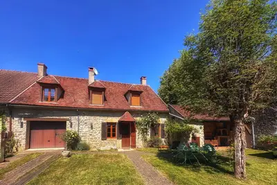 Image de Belle maison en Bourgogne, à Vézelay entre Lyon et Paris, pour familles et amis