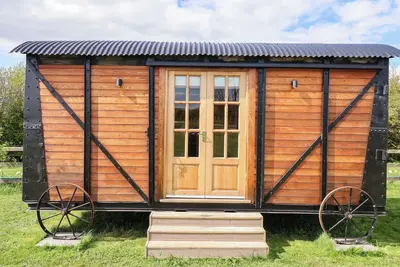 Image de The Damselfly, romantic, with a garden in Hornsea