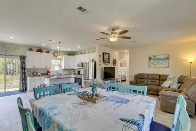 Image de Boater-Friendly Eastpoint Getaway Near Sgi Beaches