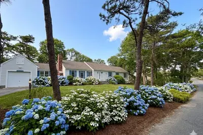 Image de Peaceful West Dennis Cape Cod Retreat+Beach+Spacious+Cozy