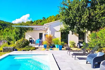 Image de Villa plain  pied zen au calme/hauteurs de Manosque/vue exceptionnelle/piscine