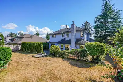 Image de Family home in prestigious neighborhood