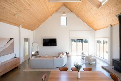 Image de Farmhouse With Tamar River Views