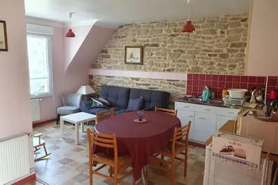 Image de Appartement dans maison avec jardin à 5 min des plages. Lits faits à l'arrivée.