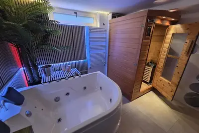 Image de LoveRoom Waterloo - Suite Romantique avec Jacuzzi & Sauna près de Bruxelles