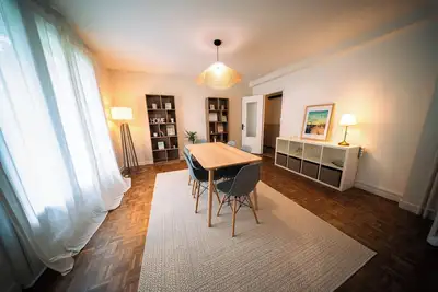 Image de T3 lumineux avec balcon et parking, 6 pers, Procé