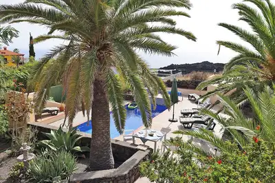 Image de Large \"Perla del Sol\" estate with year-round heated swimming pool