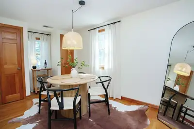 Image de New Stylish 2br Garage Balcony Pet Friendly Fast WiFi