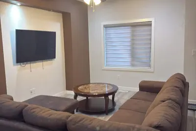 Image de Family friendly house. 4 beds, high speed wifi & free parking
